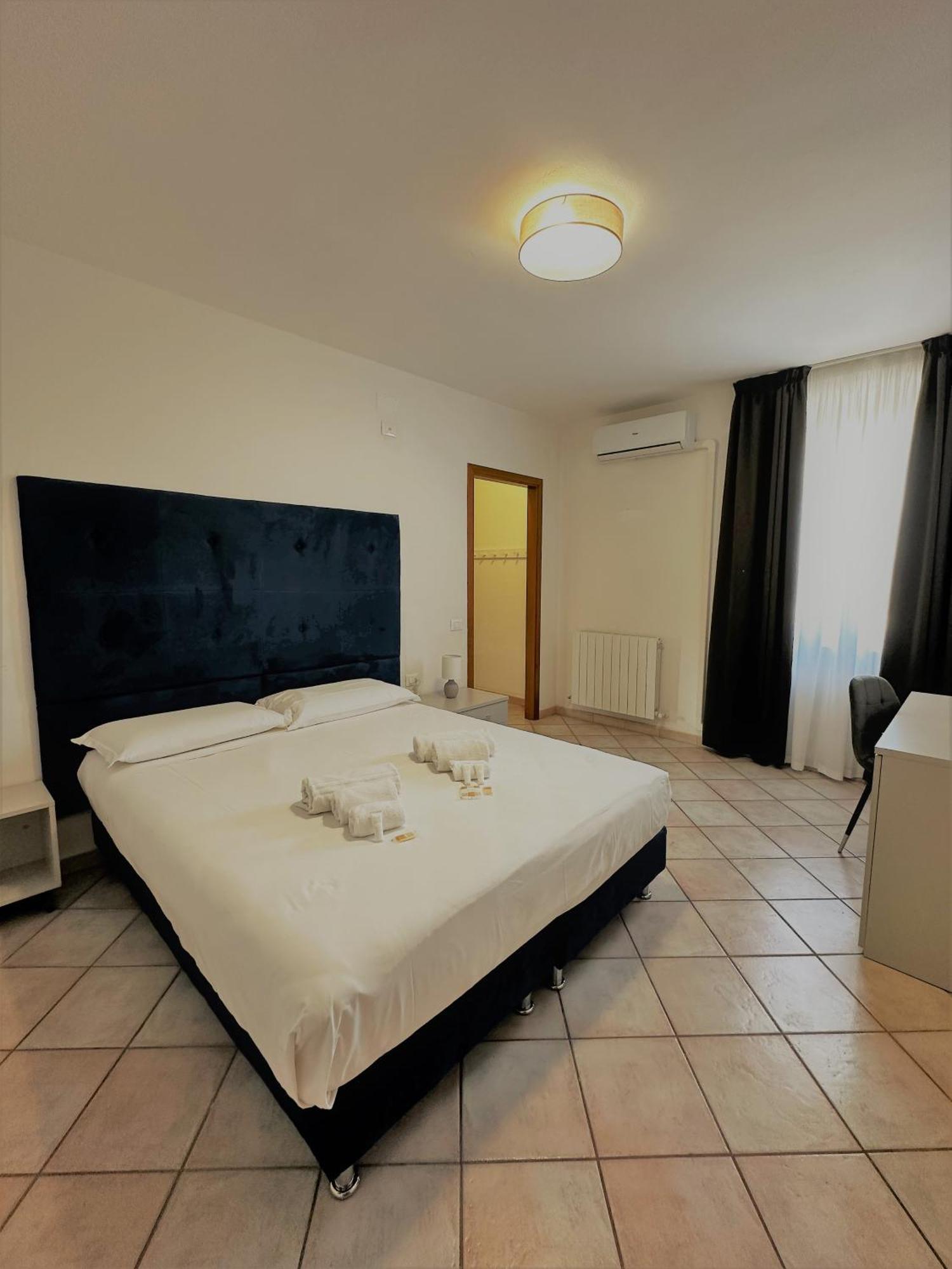 Hotel The Flash - Venturina Terme Kültér fotó